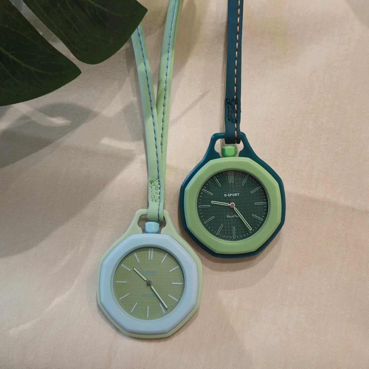 Royal Pop Pendant Watch